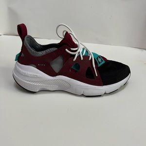 Mens 8.5 Nike Huarache-Type Team Red Black